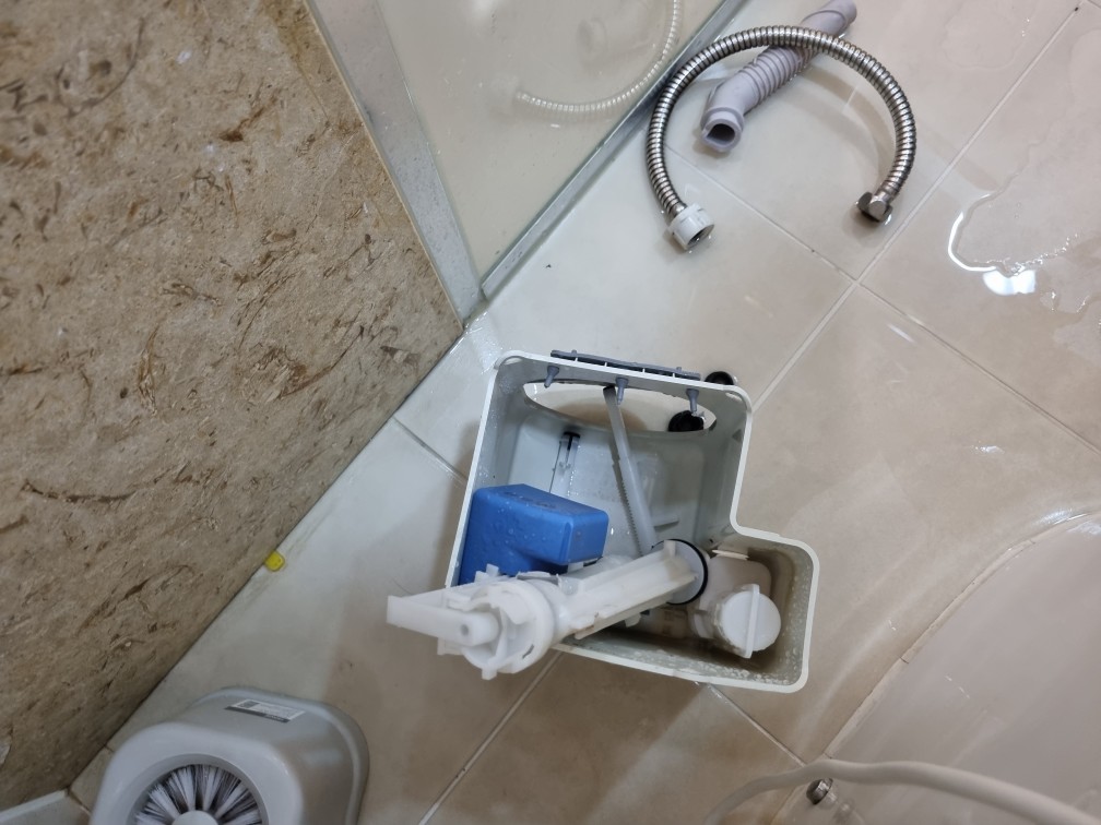 변기 부품 교체작업